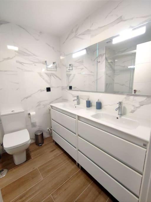 Vivienda Alameda De Santiago Apartment Сантяго де Компостела Екстериор снимка